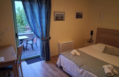 Saint-Andre-de-Najac Hotel | L'instant Mont le Viaur