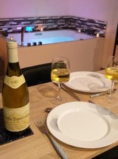 Mont-Saint-Sulpice House | L'instant spa et sa terrasse privative