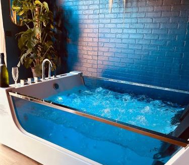 Saint-Aunes Apartment | L'instant Suspendu-Studio Jacuzzi Terrasse Plages