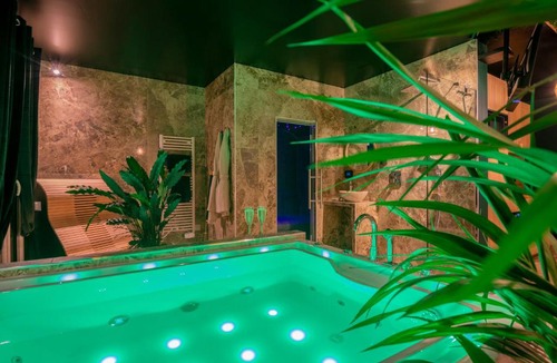 Chambly Apartment | L'Intemporel Minéral Suite Spa privatif