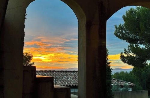 Vitrolles House | L'Interlude, a secret, sensual interlude.