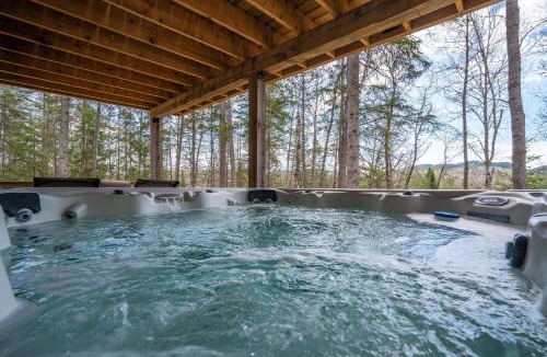 Saint-Alexis-des-Monts House | L'Inukshuk - Chalet en bois ave Spa