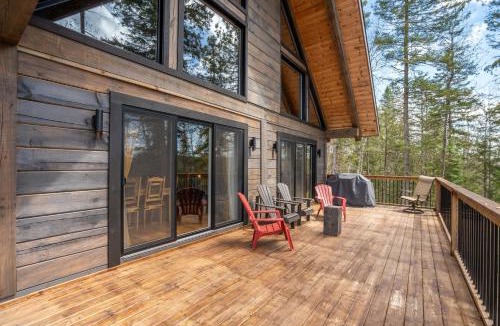 Saint-Alexis-des-Monts House | L'Inukshuk - Chalet en bois ave Spa