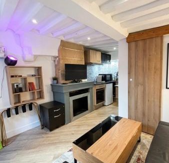 Centre Ancien Apartment | L 'iris, studio fraichement rénové rdc sur cour intérieur - hyper centre
