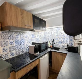 Centre Ancien Apartment | L 'iris, studio fraichement rénové rdc sur cour intérieur - hyper centre
