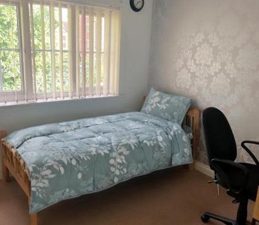 Cheetham Hill Apartment | L&LSTAYS 3 EVERSIDE DRIVe