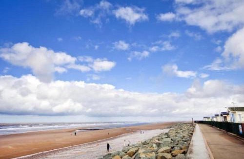 Kinmel Bay Resort | L & M Caravan