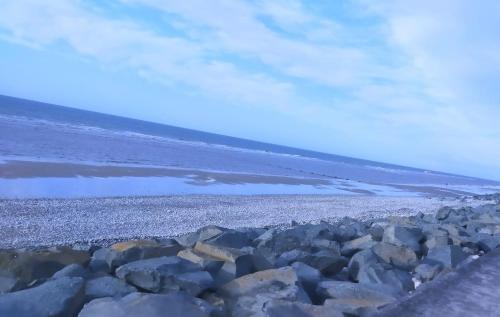 Kinmel Bay Resort | L & M Caravan