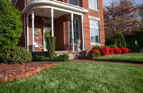 Henderson Bed & Breakfast | L&N Bed and Breakfast Ltd
