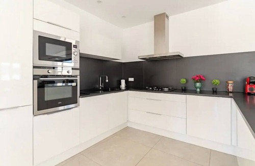 Saint-Quentin-la-Poterie Villa | L'Oasis de Saint-Quentin