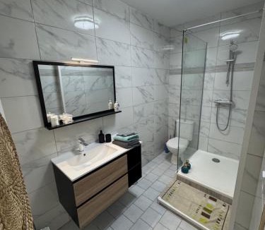 Bagnols-sur-Ceze Apartment | l'oasis bagnolet