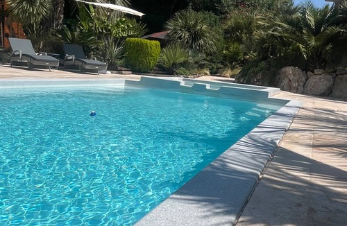 Boisset-et-Gaujac Villa | L'Oasis de Boisset: 5-Star Villa with Private Pool and Spa