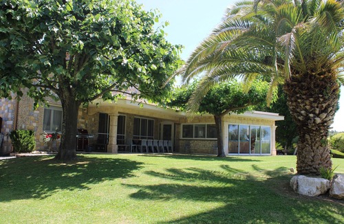 Boisset-et-Gaujac Villa | L'Oasis de Boisset: 5-Star Mas with Private Pool, Spa & Sauna