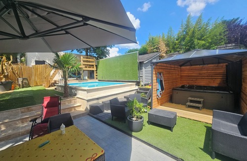 Corne Condo | L'oasis de Corné family relaxation centre