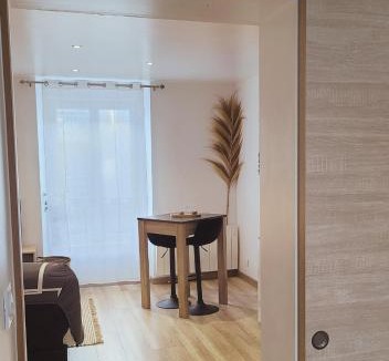 Centre ville - Urbanistes Apartment | L'Oasis de Fougères