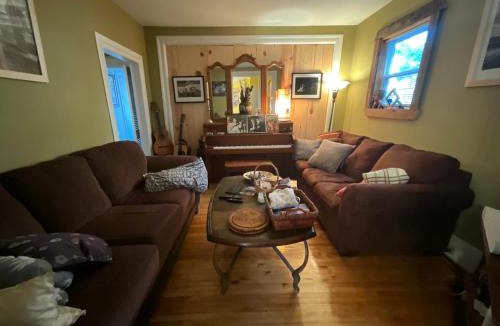 Trois-Rivieres House | L'Oasis Des Nomades