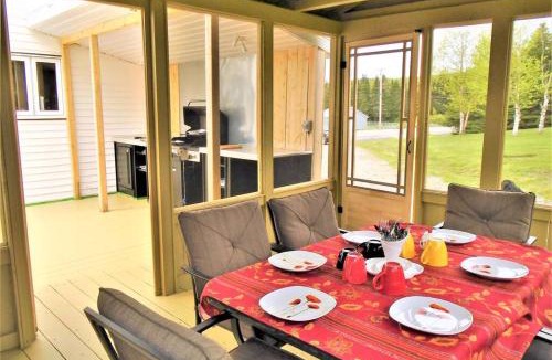 Saint-Paul-de-Montminy Ski Chalet | L'OASIS DU MASSIF - Spa, BBQ, foyer et plaisir !