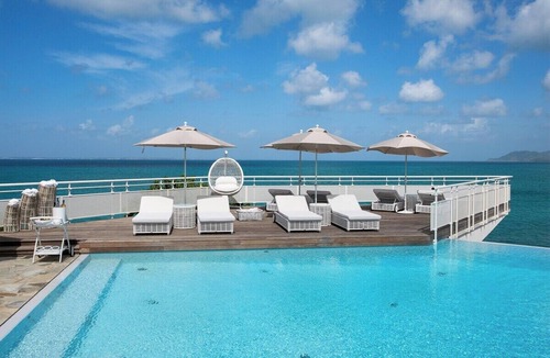 Les Terres Basses Apartment | L'Oasis Elegant Beachfront Villa