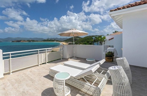 Les Terres Basses Apartment | L'Oasis Elegant Beachfront Villa