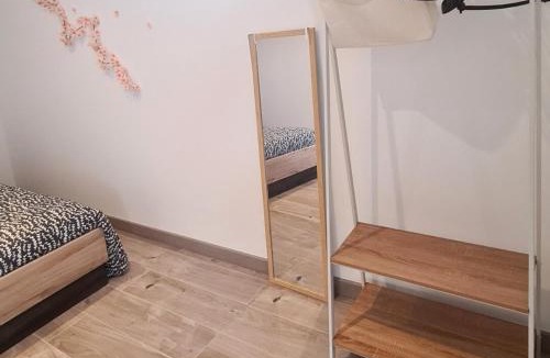 Loyettes Apartment | L'Oasis Fleurie