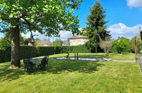 Saint-Germain-et-Mons Apartment | L'oasis