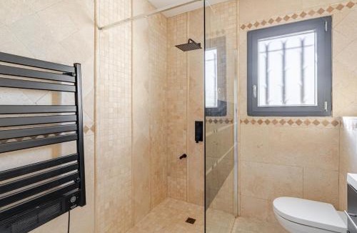 Saint-Quentin-la-Poterie Villa | L'Oasis de Saint-Quentin