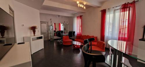 Maraussan Apartment | L'oiseau du paradis proche des grands buffets
