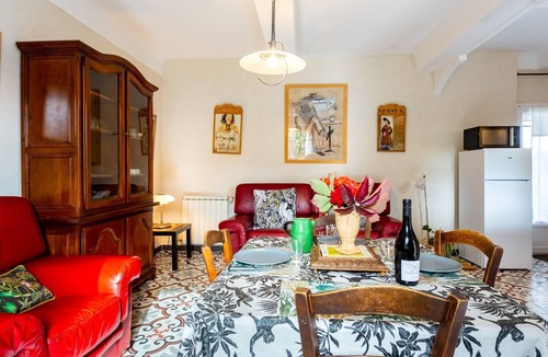 Menerbes House | L'Olivier by Interhome