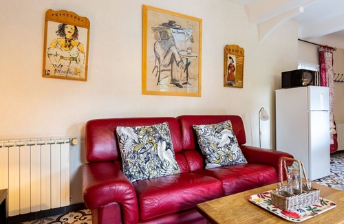 Menerbes House | L'Olivier by Interhome