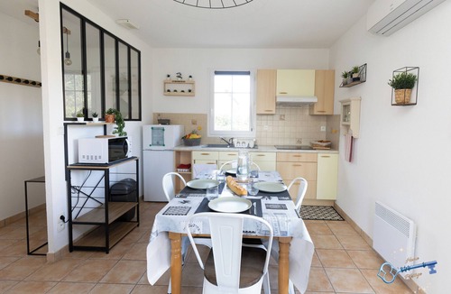 Loriol-du-Comtat House | L'Olivier en Provence - House in quiet residence with pool terrace