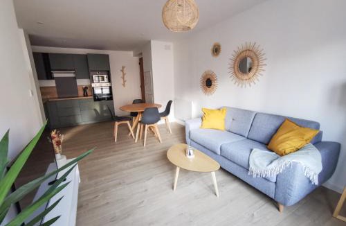 Quartier Capuche-Allies Apartment | L'olivier - T2 moderne et chaleureux - Garage gratuit & Tram