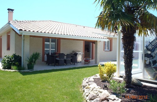 Muret House | L'Olivier Tropical indoor pool, spa, sauna