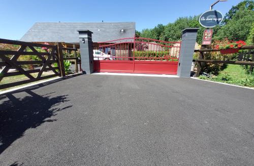 Courtonne-la-Meurdrac Bed & Breakfast | L’Ombragée Au Doux Refuge