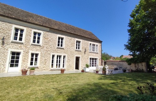 Richebourg House | L'ombre du Tilleul - Gîte Familial