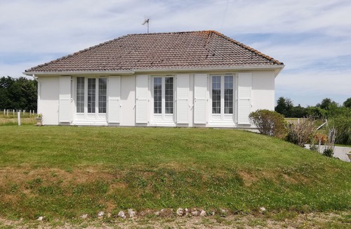 Beuzeville House | L'Opaline, Pretty house with garden 6 pers, 10km Honfleur, linen & internet included