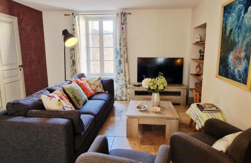 Carcassonne House | L'Orée de la cité