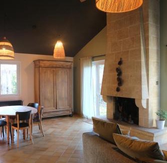 Poule-les-Echarmeaux Apartment | L'orée de la Roche