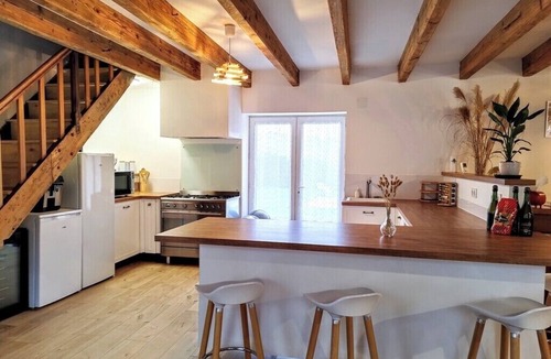 Celle-Levescault Cottage | L'Orée des Bois, 40 pers summer/28 pers winter 3 gites Swimming pool/Sauna/Jacuzzi