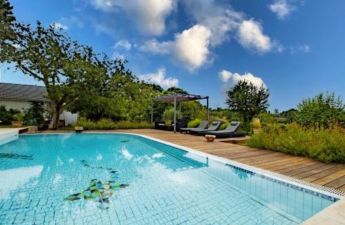 Saint-Romain-la-Virvee Apartment | L'orée des vignes