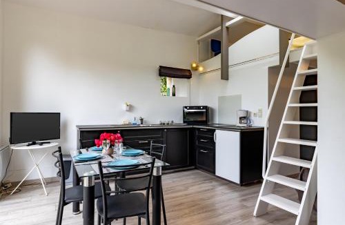 Saint-Romain-la-Virvee Apartment | L'orée des vignes