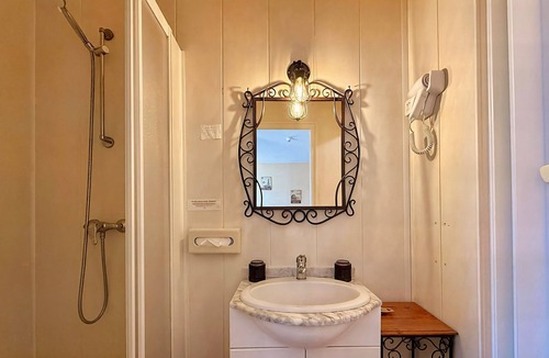 Vibraye House | L'Orée des Rêves et des Mets