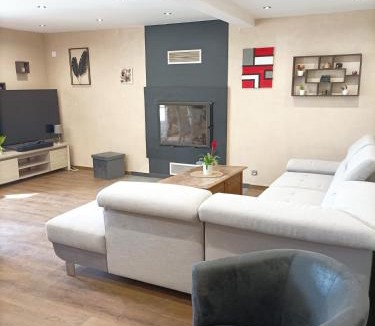 Saint-Etienne-du-Bois House | L'orée du bois