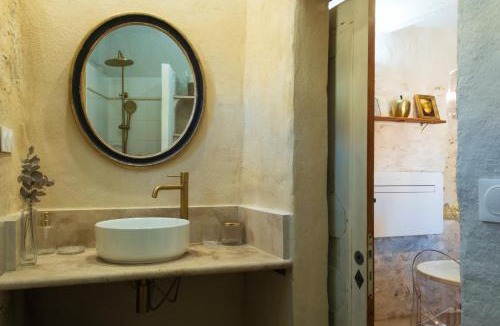 Chateauneuf-du-Pape House | L'Orée du Castel - Gîte au pied du château