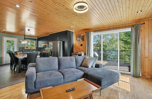 Lac-Saguay Ski Chalet | L'Orée du lac