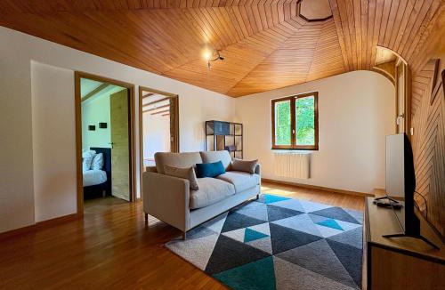 Les Marches House | L'orée Du Lac – jardin vue montagne