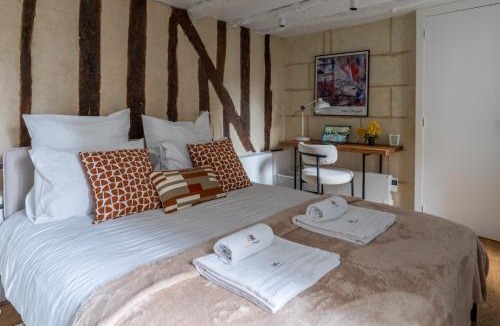 Old Town Apartment | L'Orangerie de l'Opera - By PrestiPlace