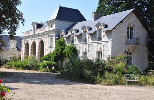 Brain-sur-Allonnes Apartment | L'Orangerie du Château - LE NID - GITE 2 Personnes