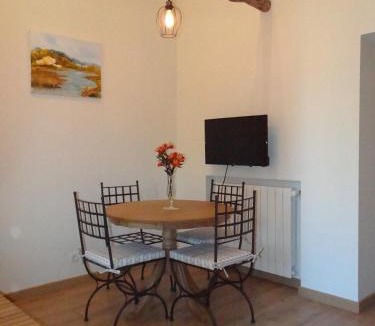 Serignac House | L'Oratori : chambre l'Authentique