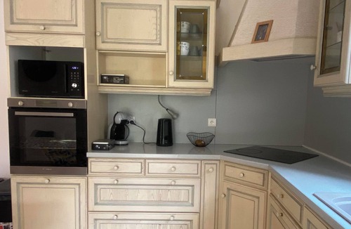 Mane House | L'Orée Haut. 8-bed house in the Luberon regional nature park