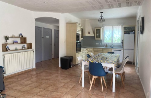 Mane House | L'Orée Haut. 8-bed house in the Luberon regional nature park